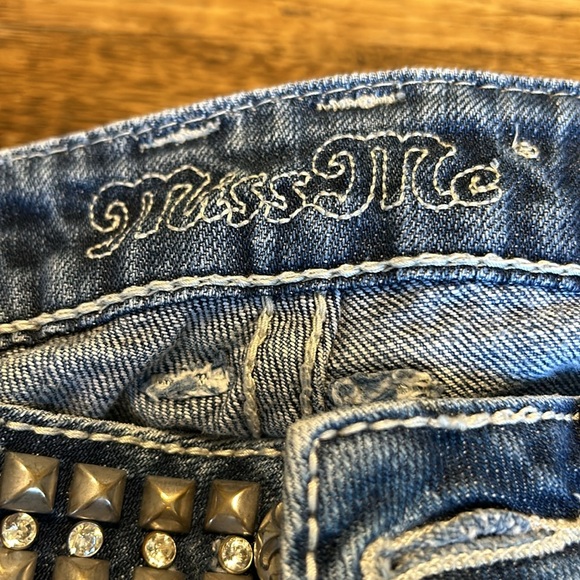 Miss Me Studded Belt Straight Jeans - Picture 3 of 7